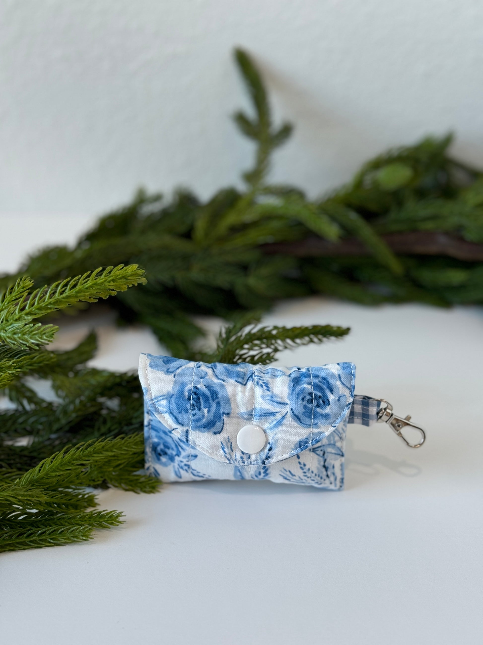 Floral blue blossom airpods case