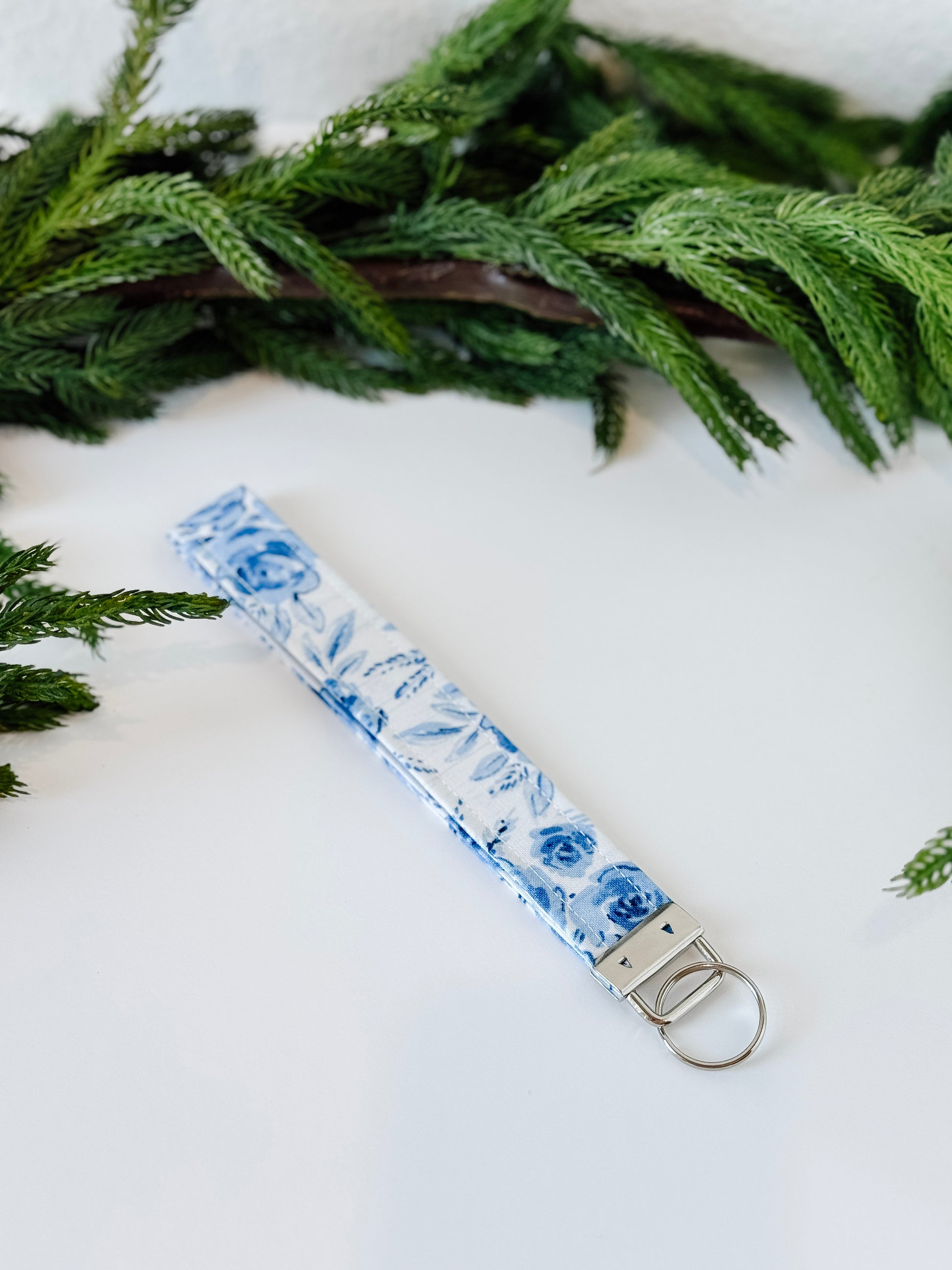 Floral Blue blossom wristlet handle