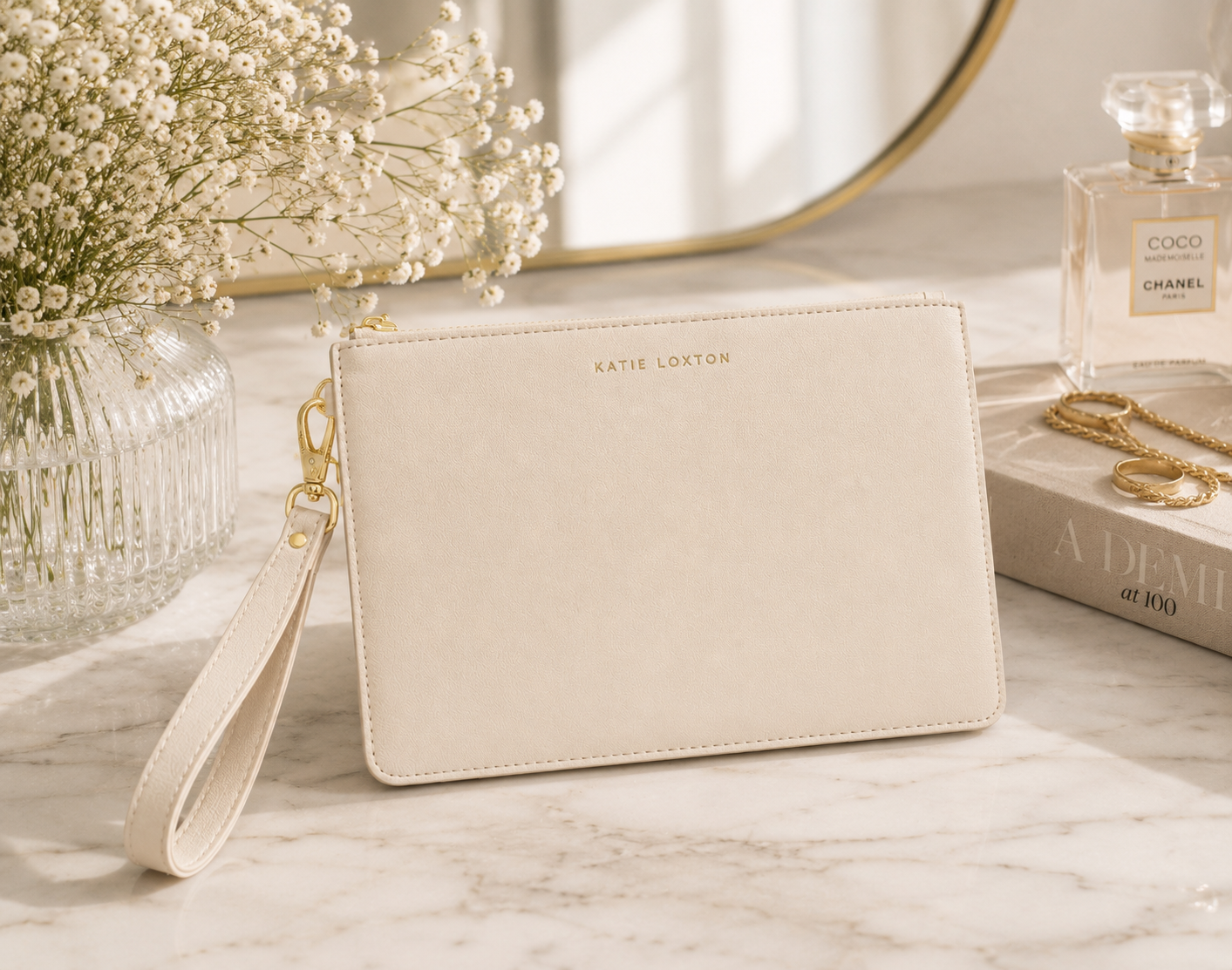 Zana Wristlet Pouch - Versatile & Chic Everyday Accessory