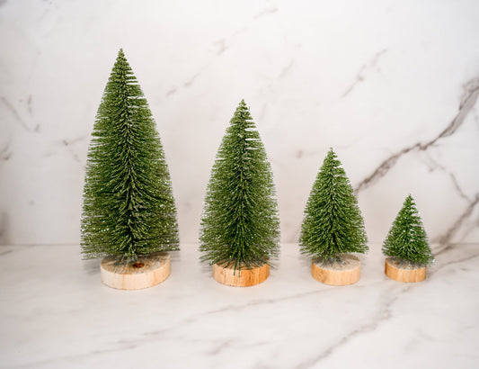 Set of 4 green sisal bottle brush Christmas trees with glitter, heights 3″–8½